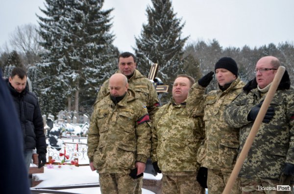 «Десантник пішов у небо»:  у Ківерцях поховали Героя Маріса Камінського
