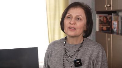 85-річний волонтер з Волині виготовив на фронт понад тисячу окопних свічок. ВІДЕО