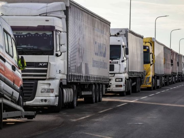 Популярний митний пункт пропуску на кордоні з Польщею тимчасово обмежить рух