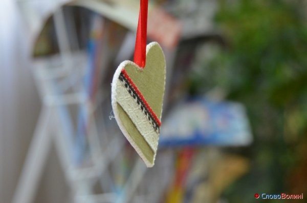 У Луцьку навчали робити валентинки. ФОТО