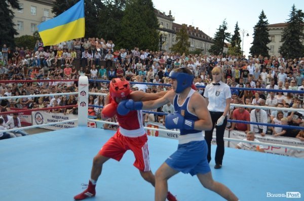 Кров'ю і потом: як у Луцьку билися за перемогу в боксі. ФОТОРЕПОРТАЖ
