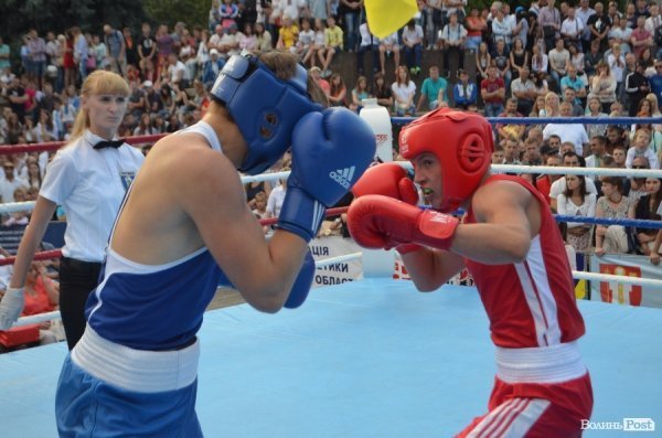 Кров'ю і потом: як у Луцьку билися за перемогу в боксі. ФОТОРЕПОРТАЖ