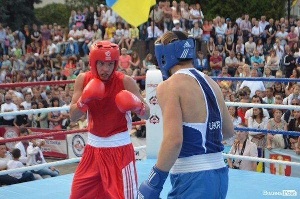 Кров'ю і потом: як у Луцьку билися за перемогу в боксі. ФОТОРЕПОРТАЖ