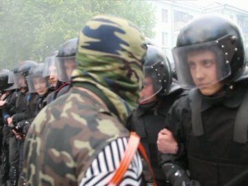 У Донецьку сепаратисти стріляли по учасниках мирного мітингу. ФОТО. ВІДЕО