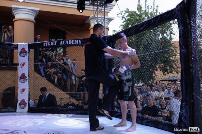 Турнір зі змішаних єдиноборств у Луцькому замку: як це було