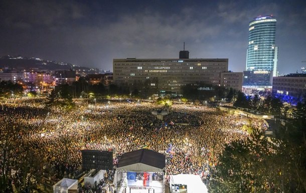 У Словаччині почалися протести проти уряду Фіцо