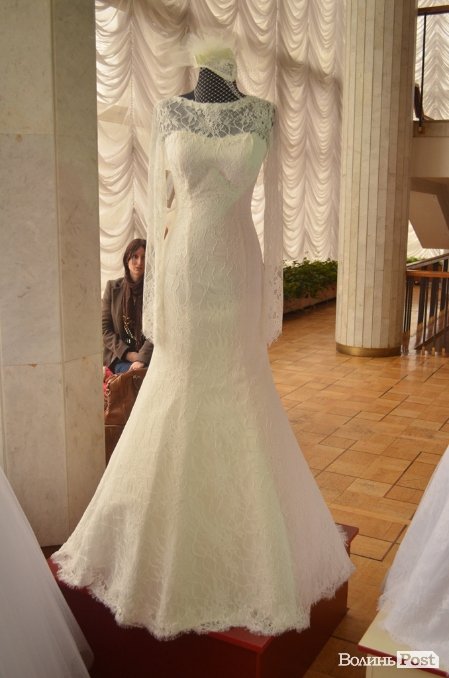 У Луцьку показали «весілля по-новому». ФОТО