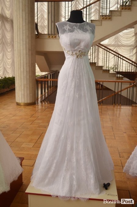 У Луцьку показали «весілля по-новому». ФОТО