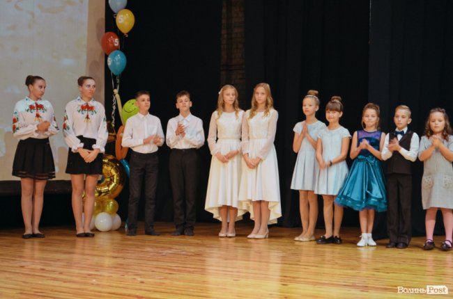 У Луцьку відбувся V міський фестиваль-конкурс двійнят та близнят. ФОТО