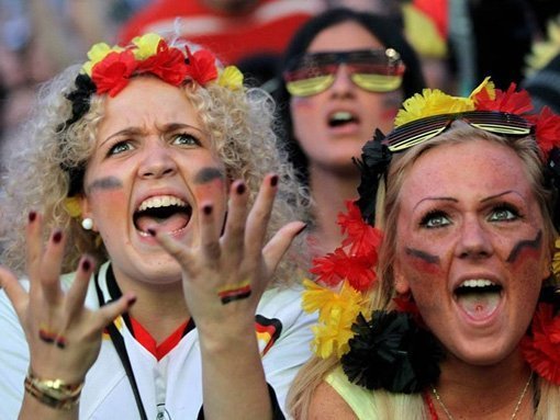 Дівчата і Євро-2012. ФОТО