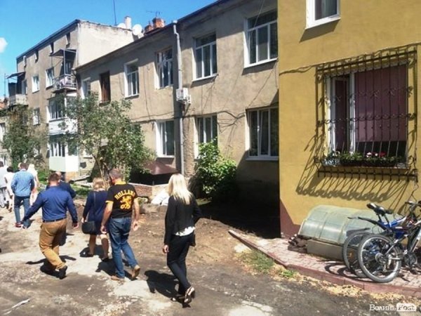 Луцьким депутатам показали туалет в центрі і не тільки. ФОТО