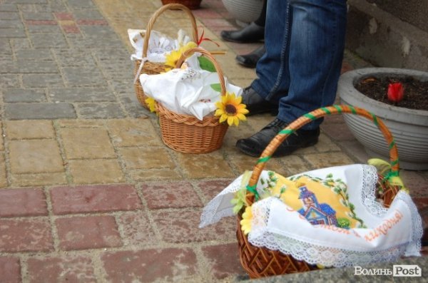 У Луцьку почали освячувати паску. ФОТО