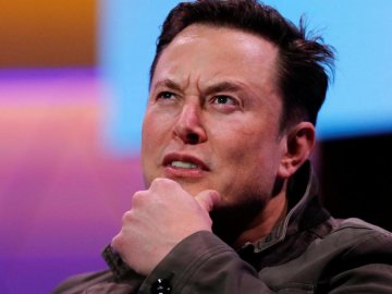 Українці за 30 хвилин зібрали мільйон гривень на підручник з історії для Ілона Маска: всі гроші підуть на ЗСУ