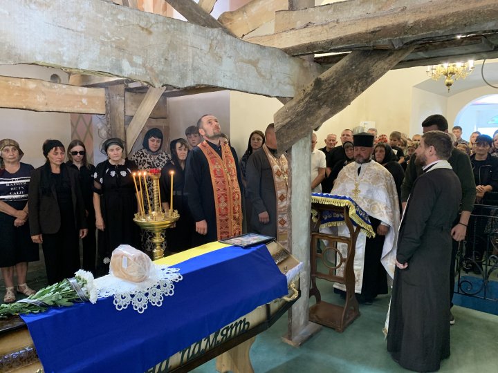 Волиняни провели в останню путь Героя Ігоря Максимчука