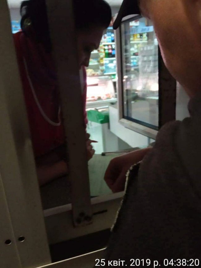 У Луцьку викрили алкогольну «точку на дому» і нічні наливайки