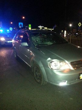 Аварія у Луцьку: автівка на Соборності збила чоловіка. ФОТО