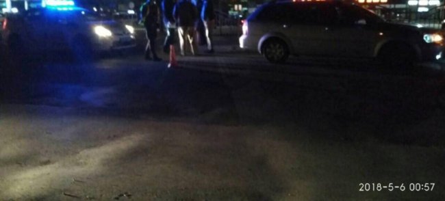 Аварія у Луцьку: автівка на Соборності збила чоловіка. ФОТО