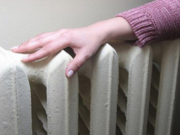 Половина багатоповерхівок у Києві - без опалення: мер закликав киян за можливості виїхати за місто