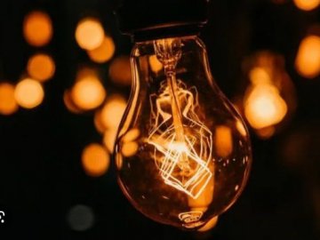 Чому вже декілька діб не вимикають світло 