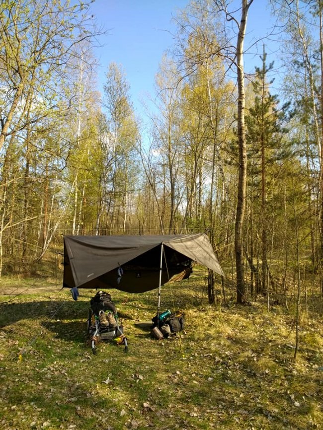 «Автомобілі їдуть повільніше, ніж я йду», – голландський мандрівник про волинські дороги. ФОТО