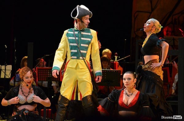 У Луцьку показали «диявольське» кохання. ФОТО