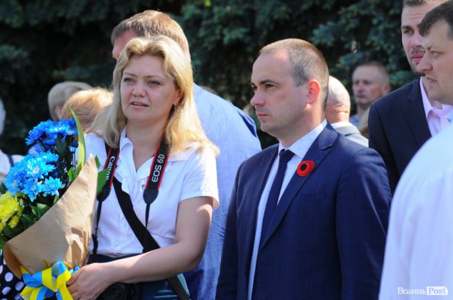 З маками і трояндами: у Луцьку відзначили річницю перемоги над нацизмом. ФОТО