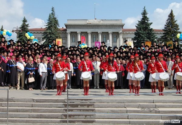Як вручали дипломи магістрам Східноєвропейського університету. ФОТО