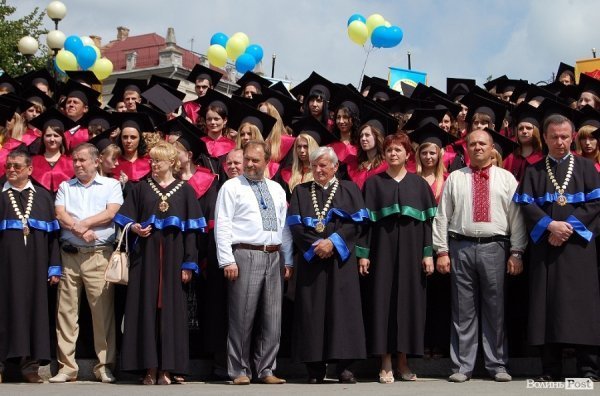 Як вручали дипломи магістрам Східноєвропейського університету. ФОТО