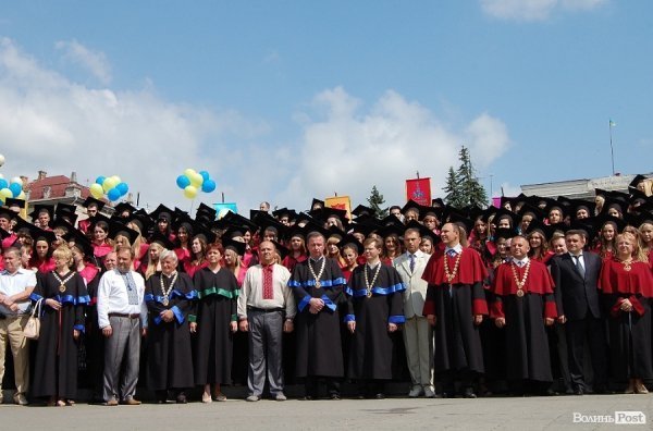 Як вручали дипломи магістрам Східноєвропейського університету. ФОТО