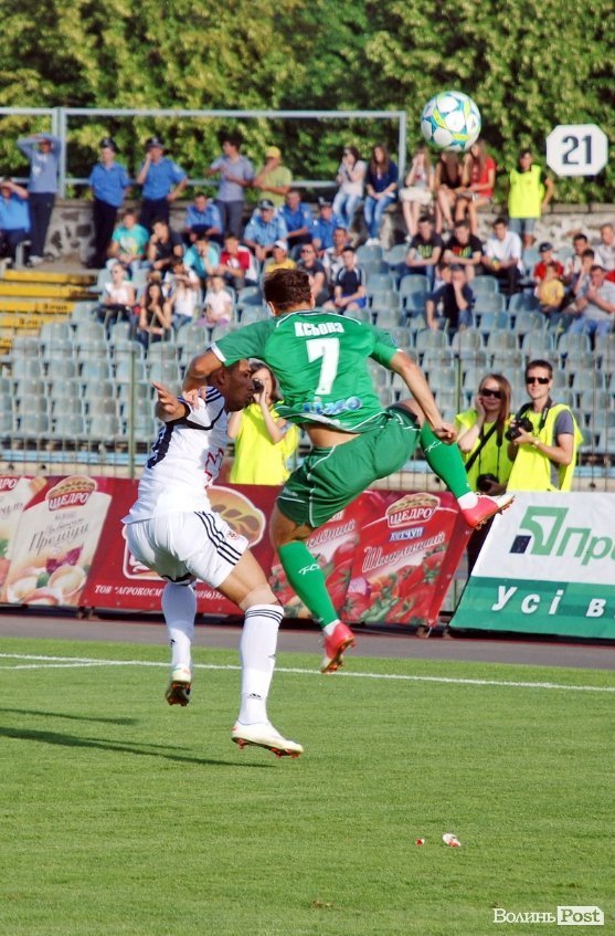 «Волинь» - «Карпати»:  історія однієї нічиєї в фото