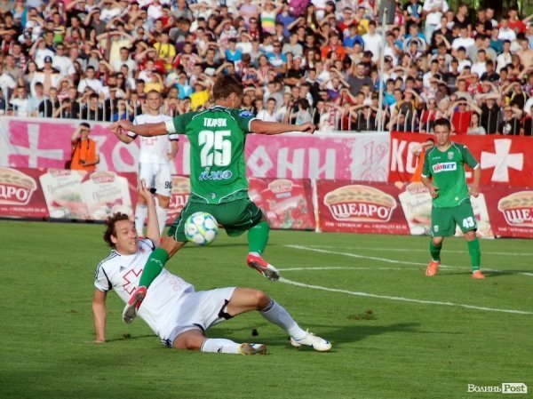 «Волинь» - «Карпати»:  історія однієї нічиєї в фото