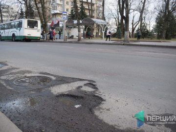 Коли ремонтуватимуть луцькі дороги, які зійшли разом зі снігом