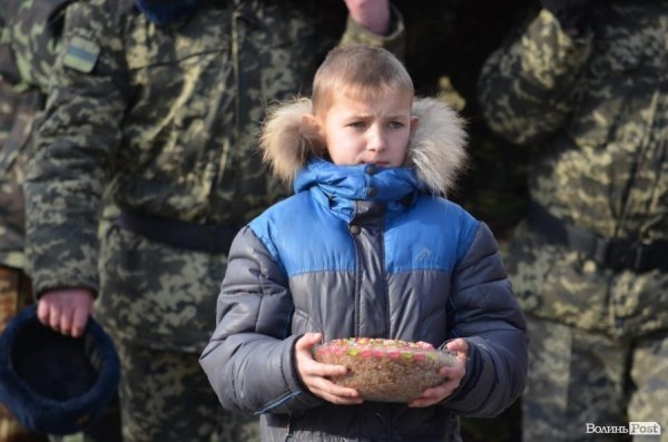 Лучани провели в останню путь бійця, що загинув під Іловайськом. ФОТО