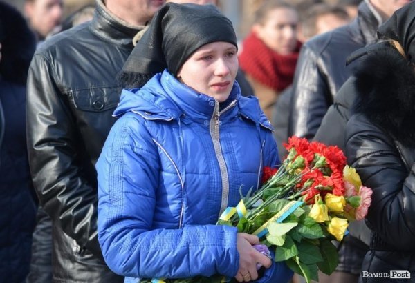 Лучани провели в останню путь бійця, що загинув під Іловайськом. ФОТО