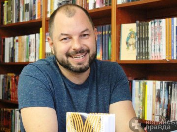 Поет Дмитро Лазуткін розповів про улюблений заклад у Луцьку