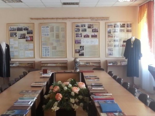 Студенти та викладачі Академії рекреаційних технологій і права відвідали Апеляційний суд. ФОТО 