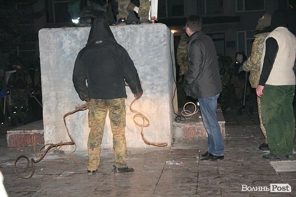 Як Волинь позбулася маневицького Леніна. ФОТО