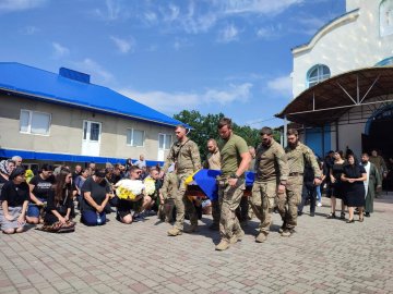 На Волині попрощалися із Героєм Вадимом Бельським. ФОТО