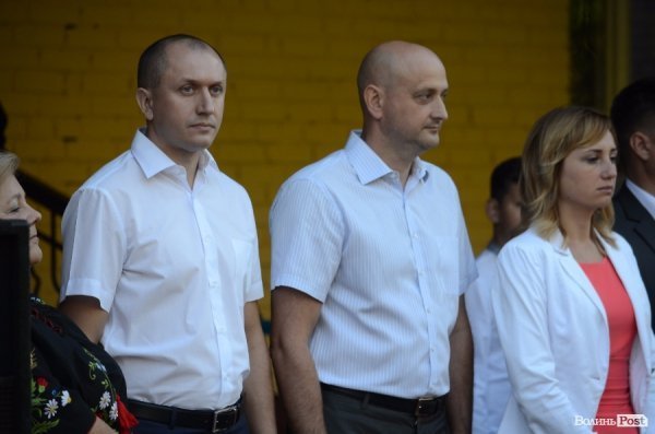 Перший дзвоник у луцьких школах. ФОТОРЕПОРТАЖ