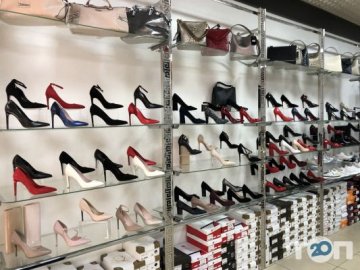 Як краще вибрати і купити жіноче взуття в інтернеті*