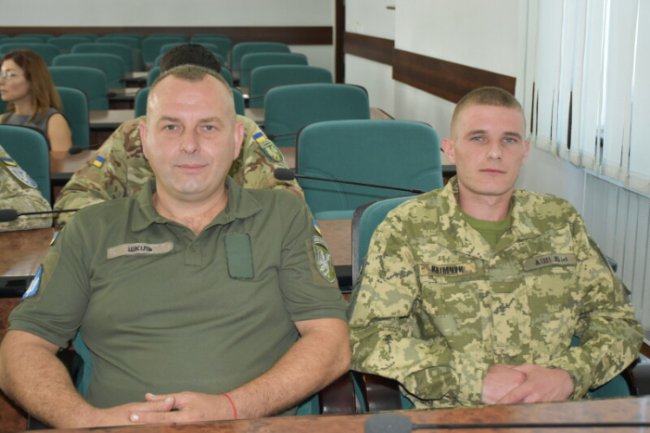 У Луцьку нагородили тринадцятьох військовослужбовців Повітряних сил, які захищають місто від дронів та ракет