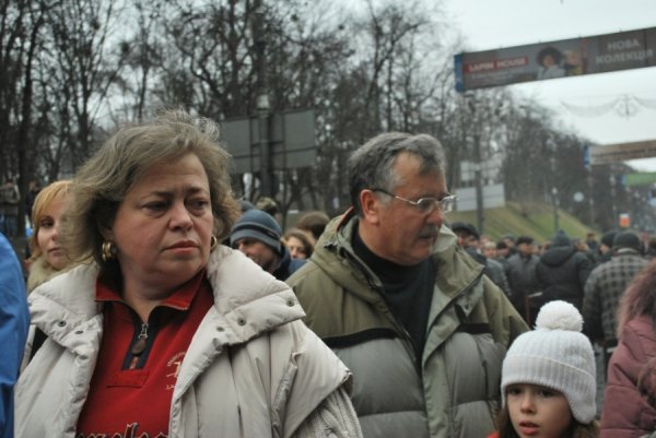 Майдан святкує. ФОТО