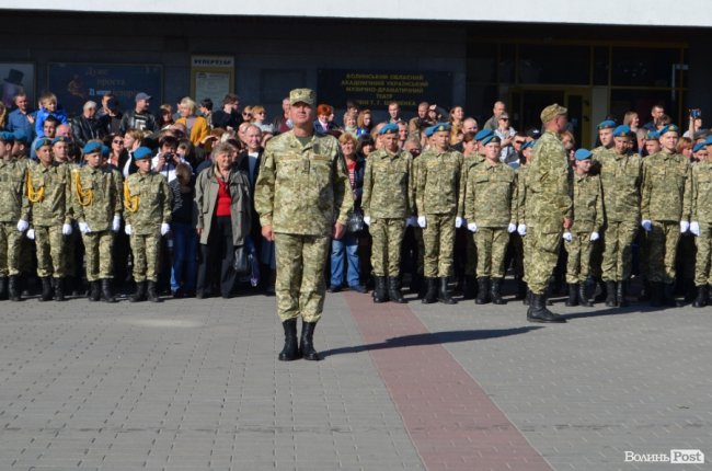«Нам є що захищати»: урочиста посвята ліцеїстів у Луцьку.  ФОТО