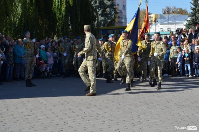 «Нам є що захищати»: урочиста посвята ліцеїстів у Луцьку.  ФОТО