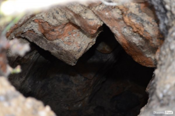 Під провалом на Замковій площі у Луцьку знайшли невідоме підземелля. ФОТО