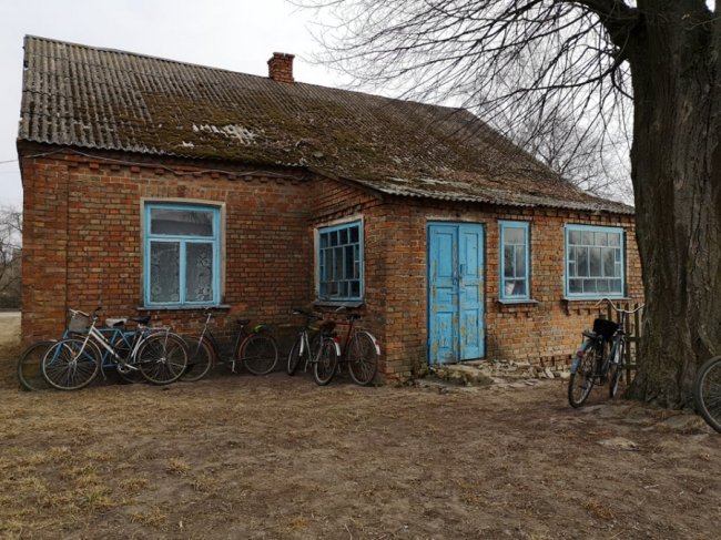 В селі на Волині парафіяни Московського патріархату моляться у старій хатині