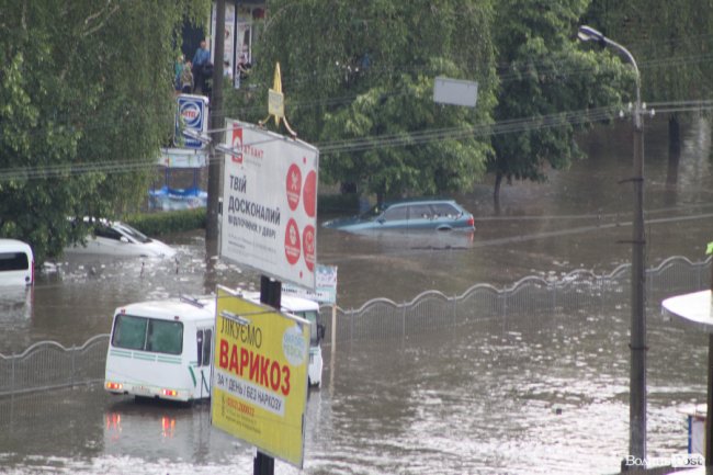 У Луцьку після зливи – потоп. ФОТО. ВІДЕО