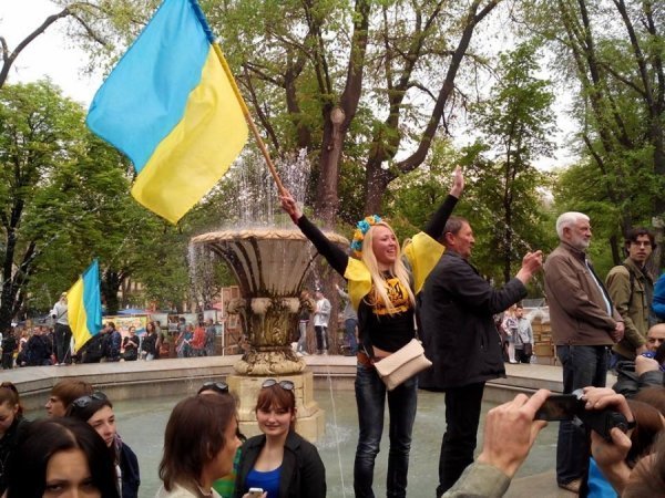 В Одесі ‒ бійка між патріотами та сепаратистами. ФОТО. ВІДЕО