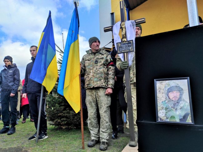 Знали та поважали усі: на Ковельщині попрощалися із загиблим на війні Героєм Сергієм Бордеану. ФОТО