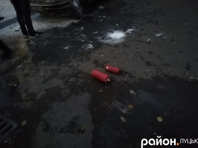 У Луцьку горіла автівка. ФОТО